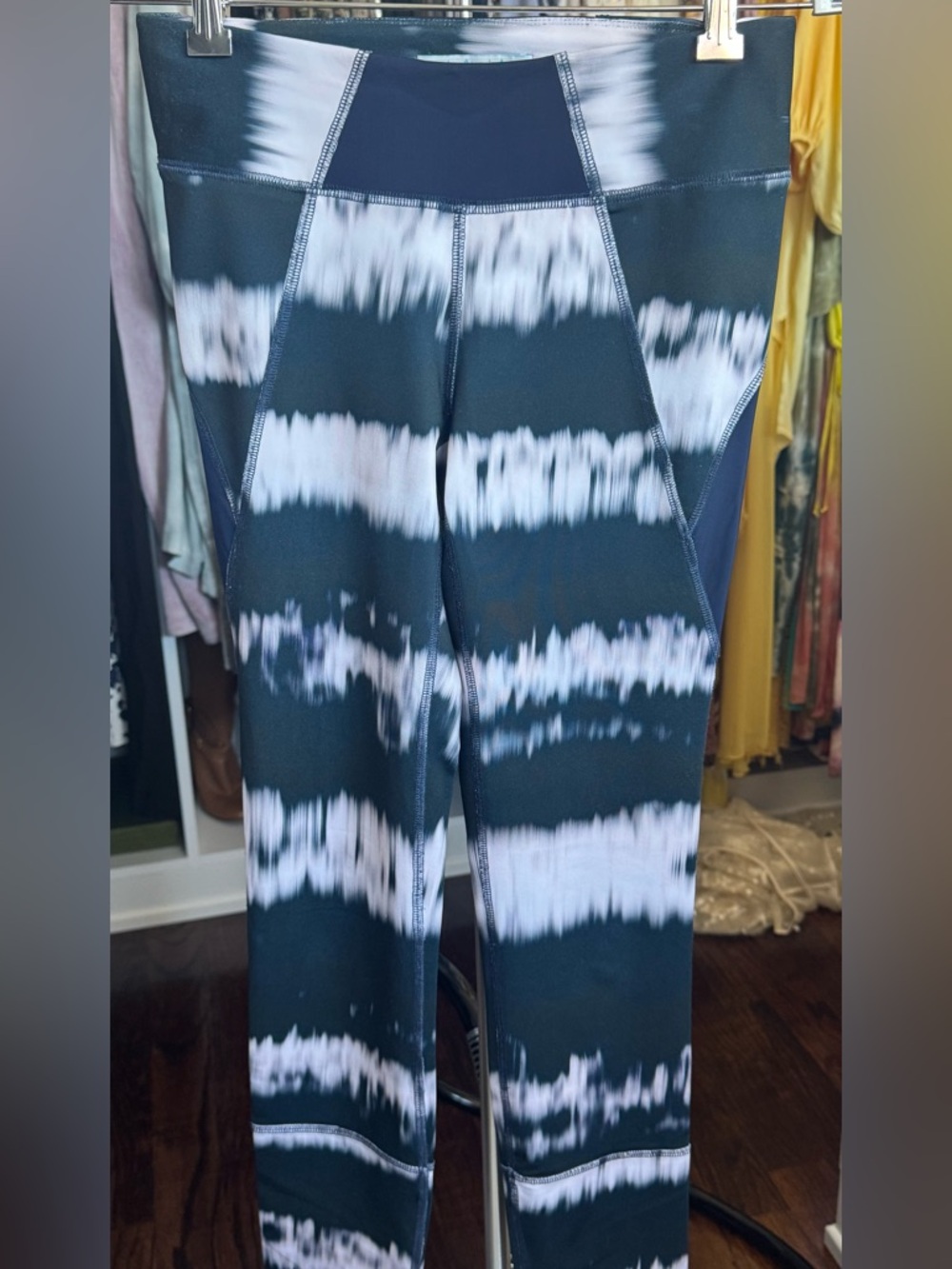 Charlie Jade Ikat print workout pant size small navy-black-white only worn once